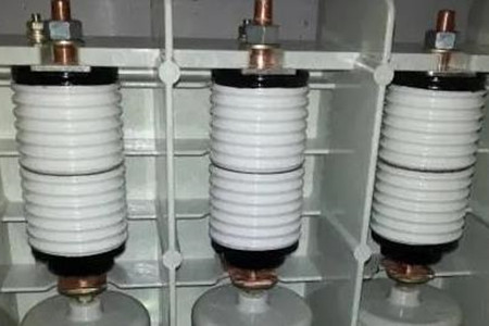 真空開關(guān)管產(chǎn)生操作過電壓的原因是什么?
