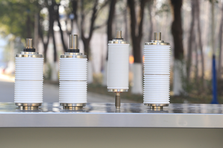 真空開關(guān)管結(jié)構(gòu)及工藝有怎樣的特點(diǎn)和優(yōu)勢(shì)?