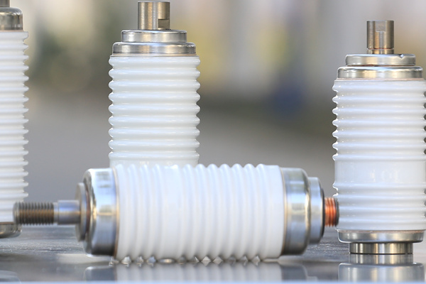 怎樣解決真空滅弧室的漏氣問題？